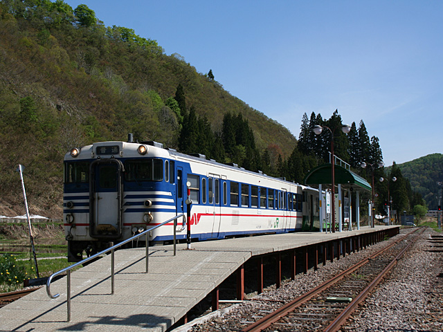 dc471129_5.jpg 640×480 189K